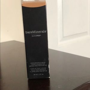Bare minerals foundation